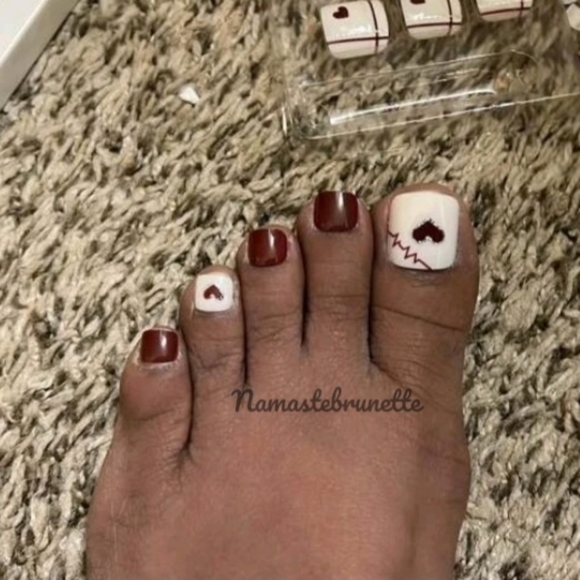 2/$16 Red Hearts To Press On Toenails - Picture 8 of 17